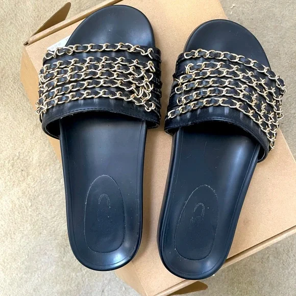 NOT CHANEL! But adorable fun slippers for the summer - Picture 1 of 5